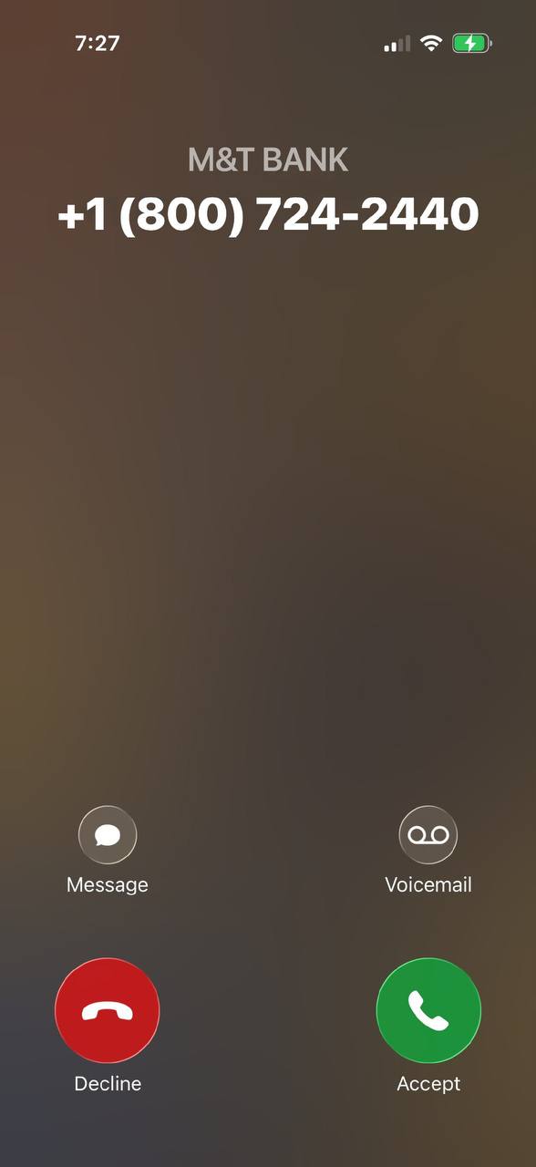 iPhone incoming call, M and T BANK, +1 800-724-2440, clock 7:27
